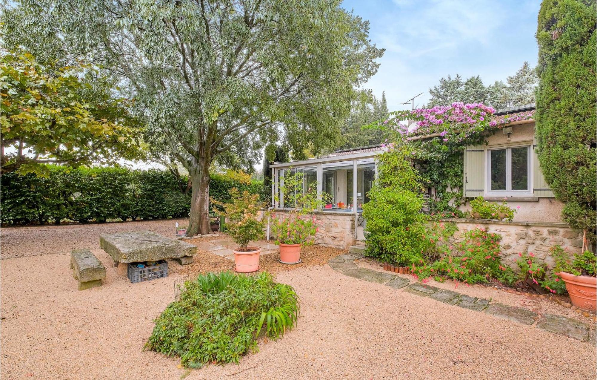 Beautiful Home In Saint-Rémy-de-Provence Exterior photo